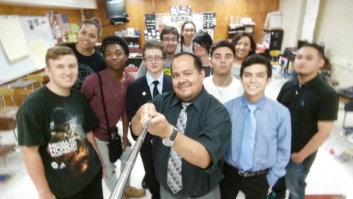 WBhsRod's tweet photo. 6th period #projectRod #seniorLuv #seniorpics #myseniorsarebetterthanyours https://t.co/MJwqIqfy2q