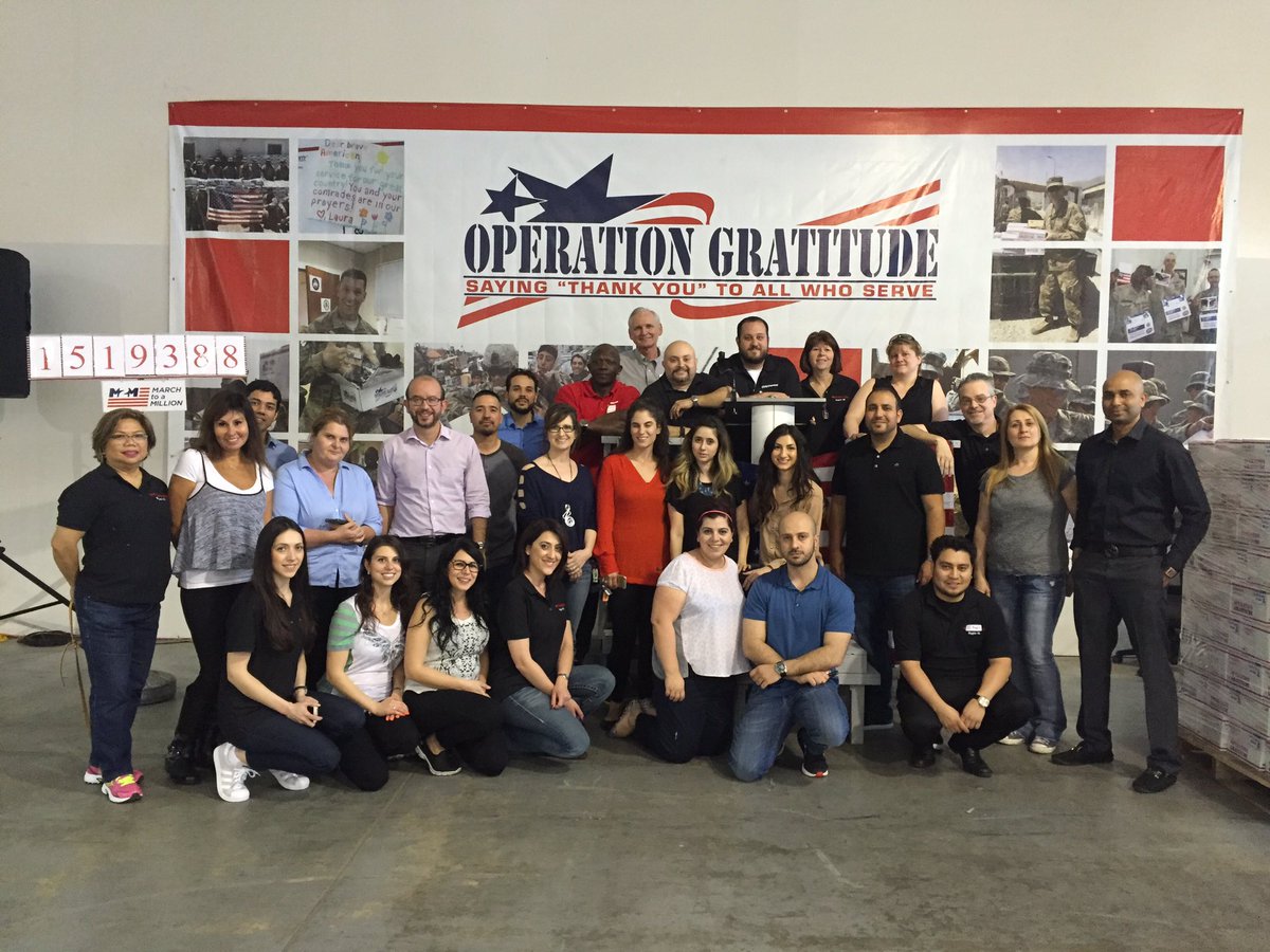 Shad_CVS's tweet photo. Great day with the D2 team! #CommunityOutreach #OperationGratitude https://t.co/j1Imd88htZ