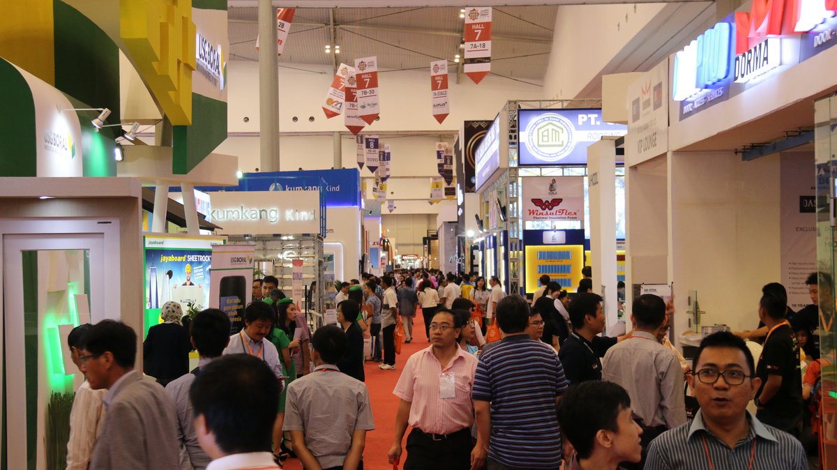 ICEIndonesia's tweet photo. Hari ke-3 @_indobuildtech 2016 !
Semakin ramai ! Pastikan anda tidak melewatkan Expo #IndoBuildTech2016 https://t.co/WRtIKu9xrw