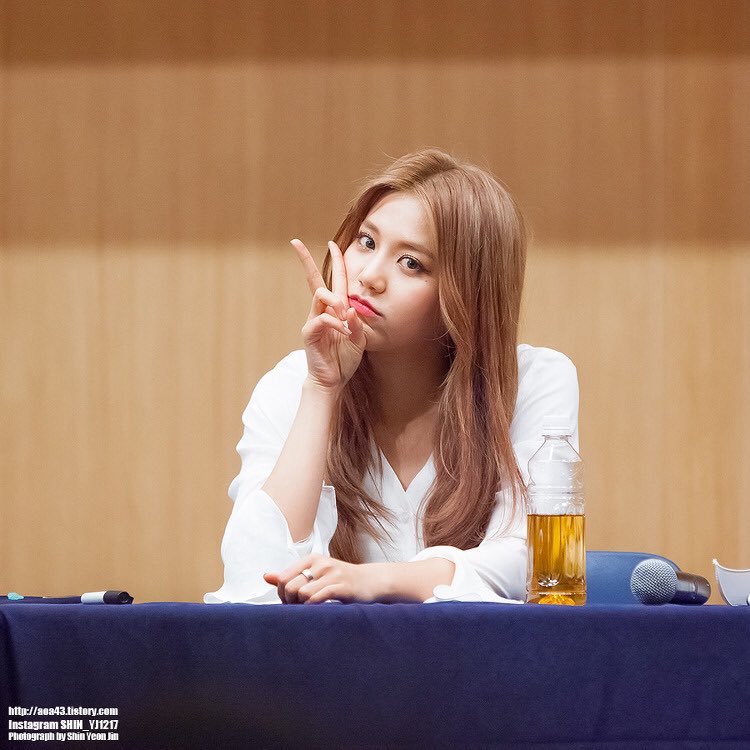 bobojubobo's tweet photo. {PIC} 160520 #HYEJEONG #혜정 #AOA #AOACREAM #AOA크림 #GOODLUCK @ FANSIGN {7} 
CREDIT: AOA43
#GOODLUCK2NDWIN https://t.co/5yOeAapw4u