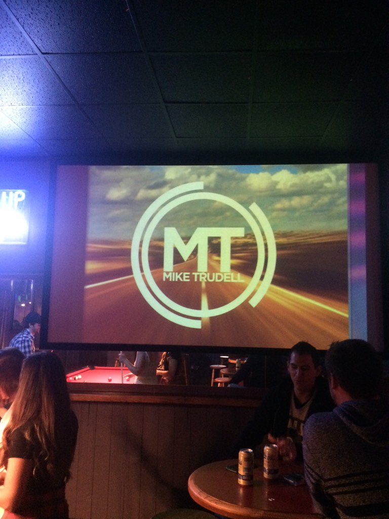 Come join us at the Coulson Tonight . 😎#doyawanna#bluejeangirl#country night