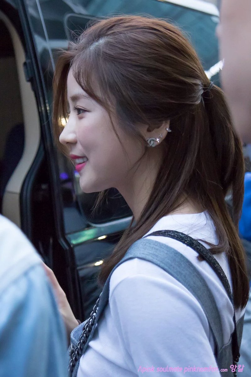 Rongfanbase's tweet photo. 160526 Chorong (@Apinkpcr) leaving after V App by pinknomfan

∆DO NOT EDIT OR CROP LOGO∆ https://t.co/OXV6ZndHT0
