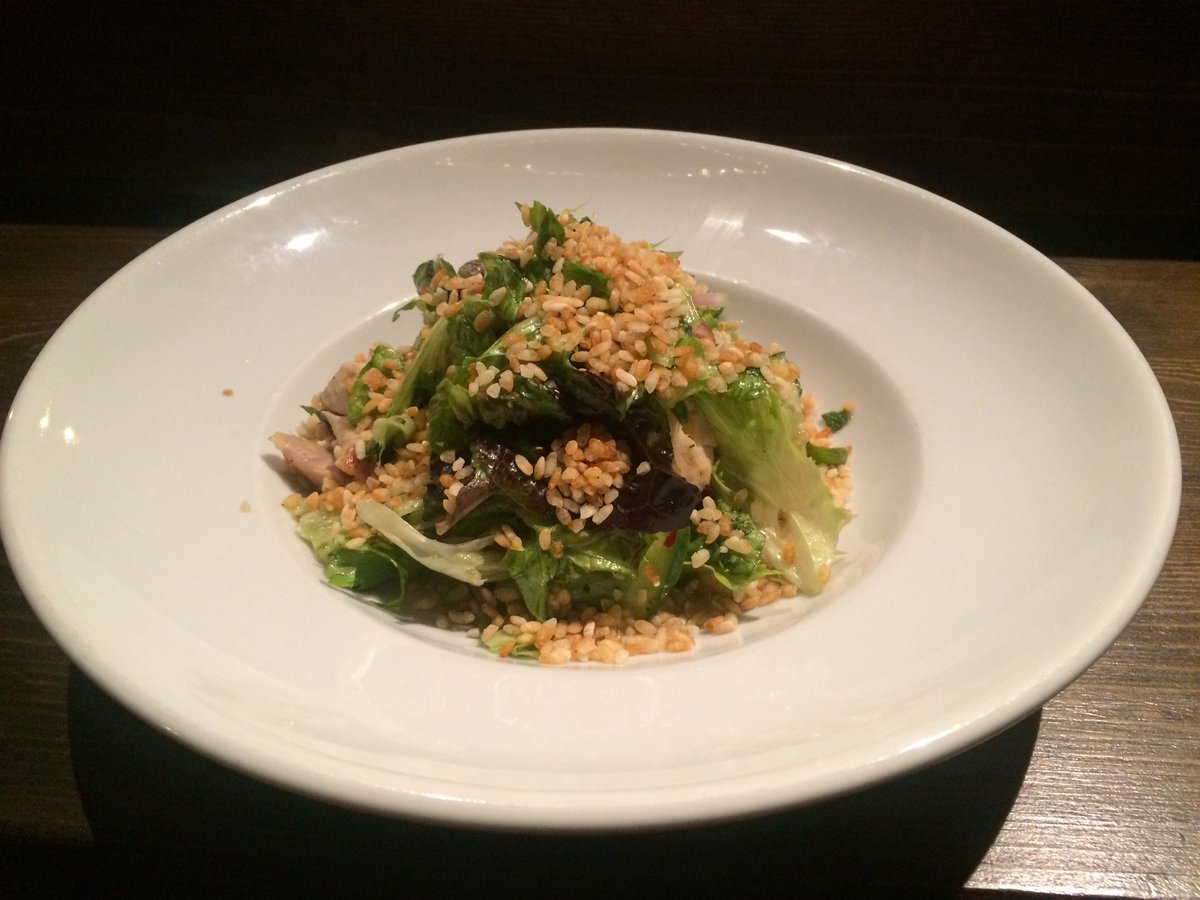 SushiGirl_ATX's tweet photo. Our first meal in #SantaFeNM is this delicious Larb gai salad with @GruetWinery rosé at #FireandHops! #visitsantafe https://t.co/KAGnGCESr3