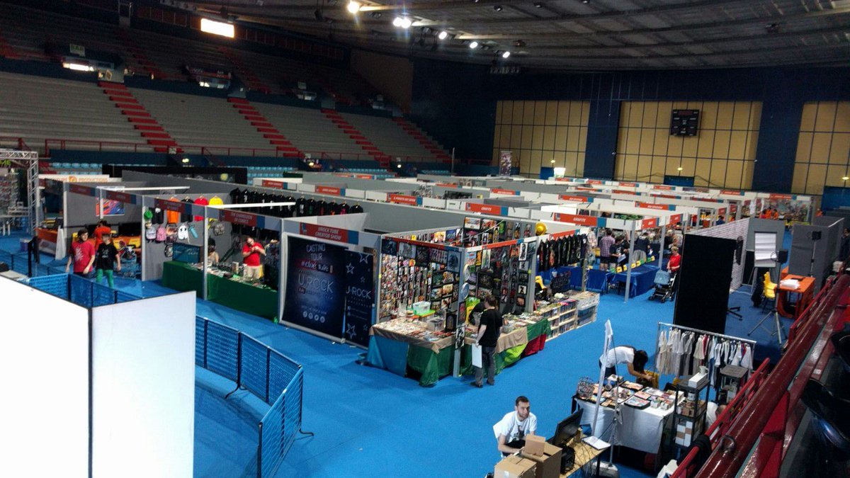 BGeekBari's tweet photo. Stiamo per iniziare! Siete pronti? #Bgeek2016 https://t.co/RBuVAFalS9