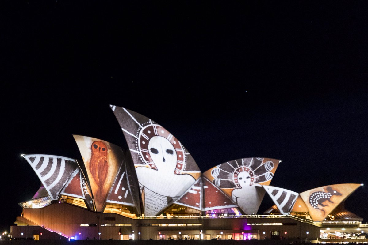 photosSMH's tweet photo. Another great photo of the @SydOperaHouse sails by @brookmitchell . #VividSydney #vivid2016 https://t.co/aaMyQPpsyi