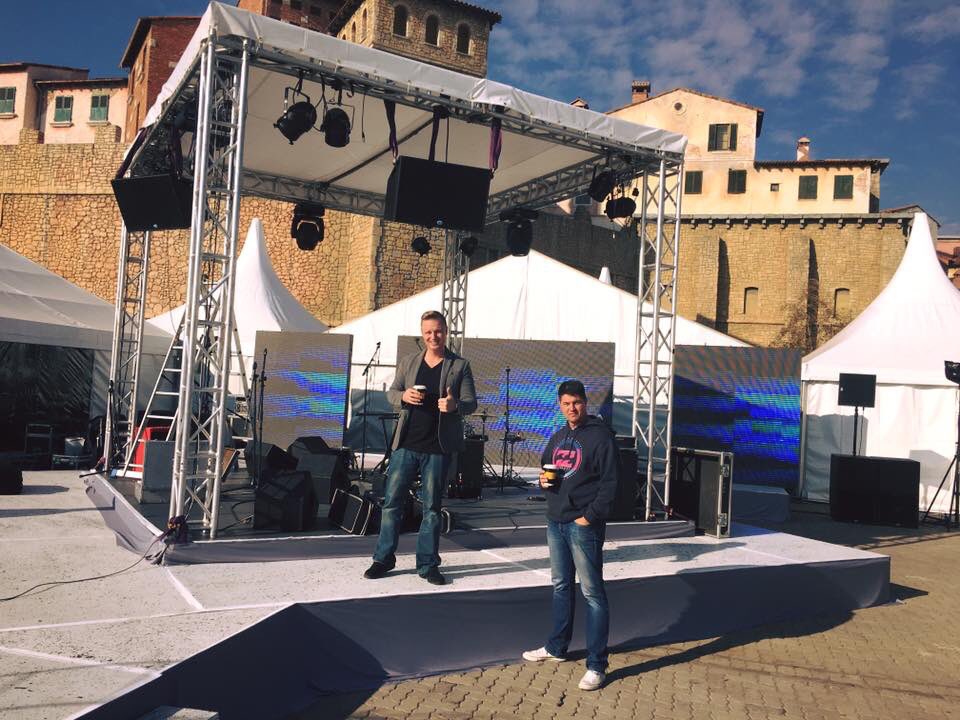 MorningAfterZA's tweet photo. Our stage is set for #BridalFairSA this weekend. Pull in for great entertainment at @MONTECASINOZA. https://t.co/rjreM3R8lK
