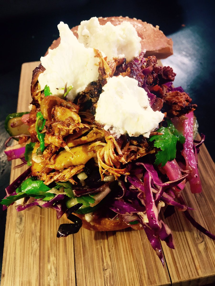 Chicken achiote #burger !! <a href="/TravelVictoria/">Travel Victoria</a> @zeallybaybread <a href="/EpicureATtheage/">Epicure@theage</a> <a href="/welovelorne/">We Love Lorne</a> @austinsandco