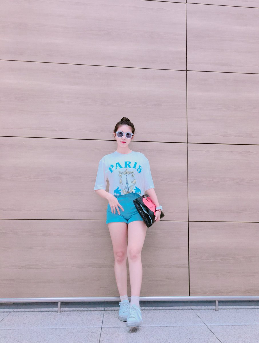superstar_jhs's tweet photo. To Shanghai with play 📷🎶💕✈️
 #1일1횻 💋 https://t.co/yXOMiWllYB