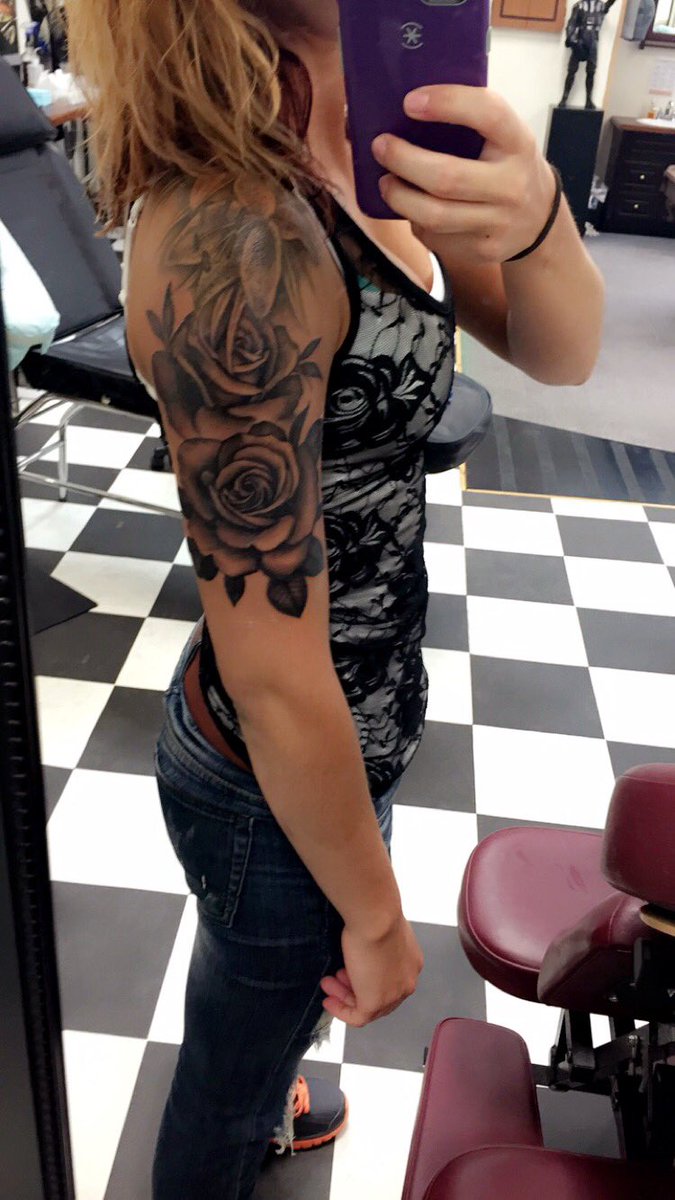 Ghosty05's tweet photo. Finally got some new ink #tattoos #inked #sexy #iminlove 😍😝 https://t.co/h0EEQvoVeF