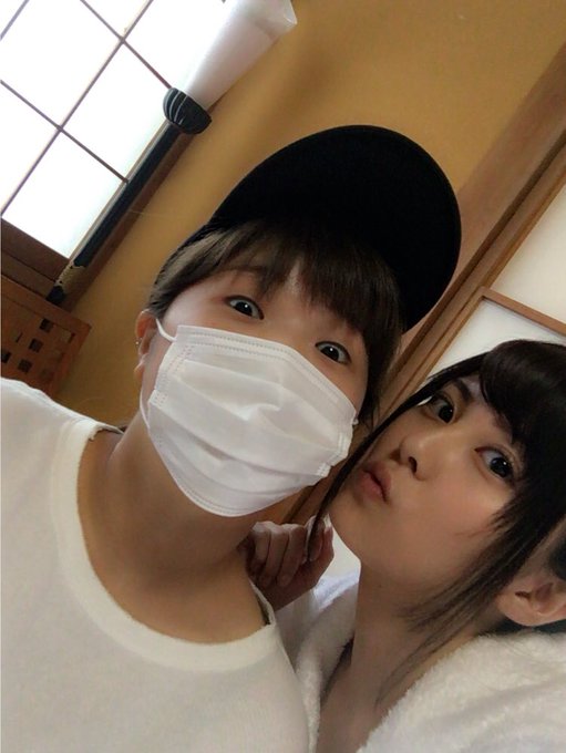 ちょこっと落ち込んでしまったけど、  ダモちん(マネージャー様)＋大好きなメイク様＋大好きすぎる福ちゃん☺︎(AP様)がいるとすごく楽しい現場です❣️  福ちゃん☺︎におっぱい触られた😊 https://t