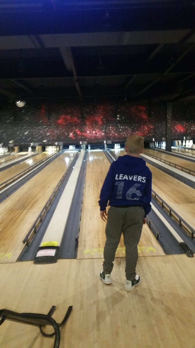 DivineSaviourCP's tweet photo. Good fun bowling @SuperbowlRyde before a very early night and certainly NO midnight feasts #honest #howmanysweets! https://t.co/kOUTYewjsa