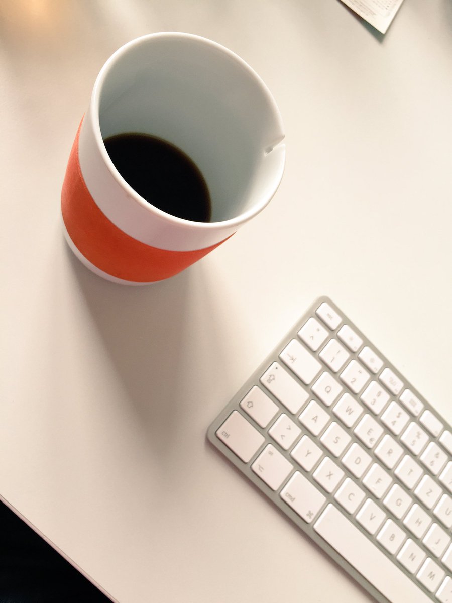 alexbobzien's tweet photo. Netter #Kaffeeservice im OG. Danke @Dicomar für den Start in den #Freitag. https://t.co/PpsFiLL9vY