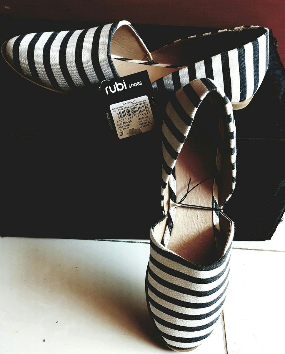herstyle21's tweet photo. Pesan dulu yuk sepatu dari @herstyle21 cuma 125K lohh 😊
#herstyle #JumatBerkah #sepatukeren https://t.co/roBRWGm6pH