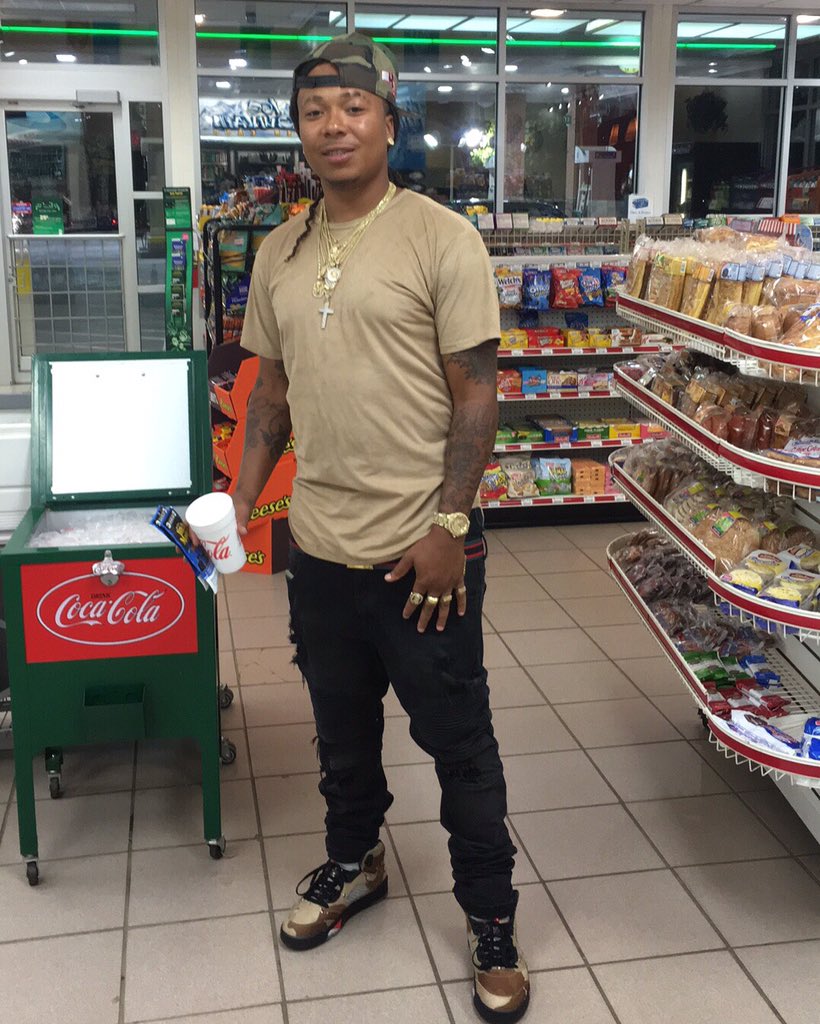 YoungMeloENT's tweet photo. https://t.co/b4JxWunM3V