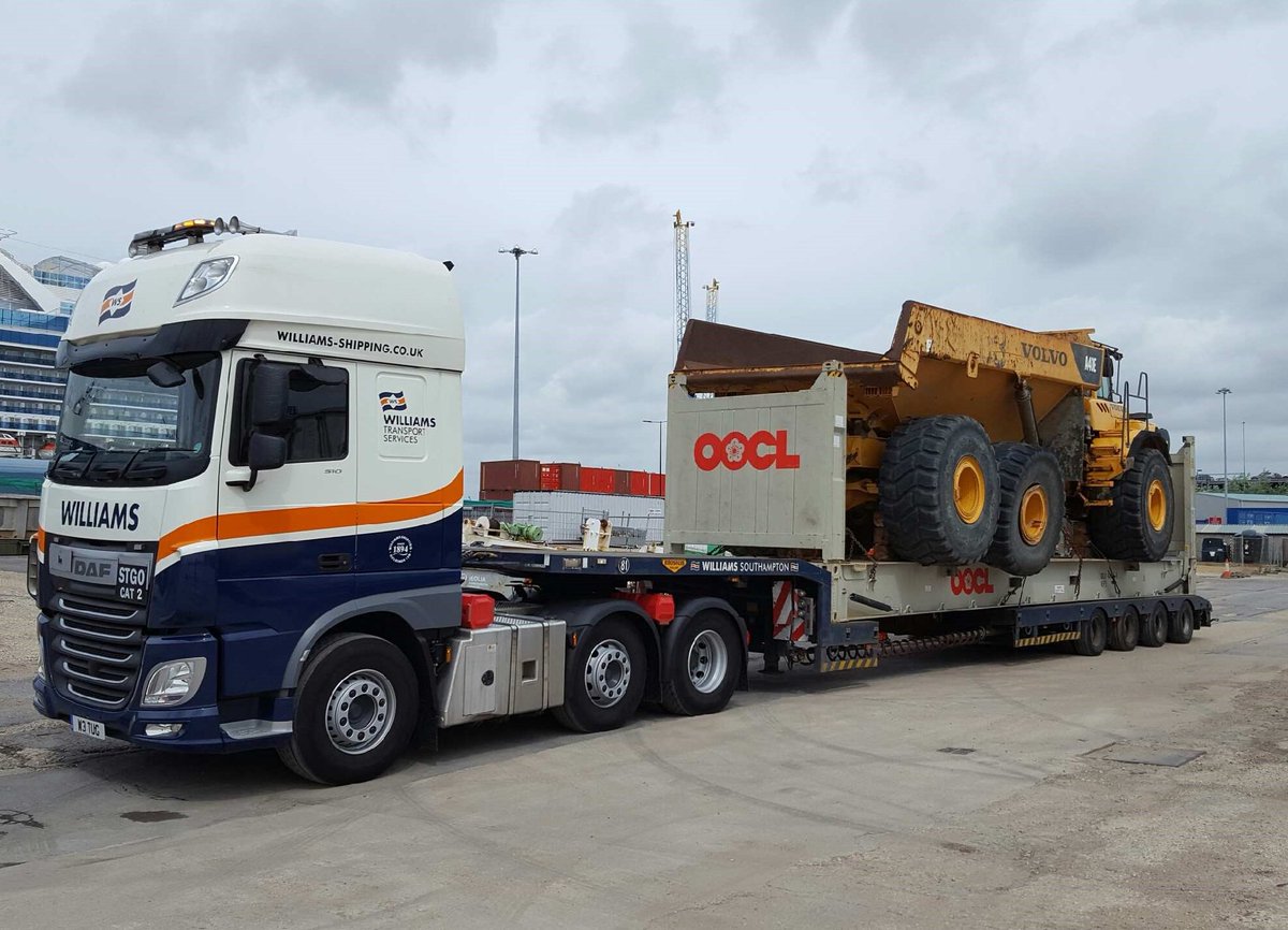 WillTransport's tweet photo. Williams Shipping collecting poorly lashed import to devan #AbnormalLoad #STGO https://t.co/QYgq74QTwt