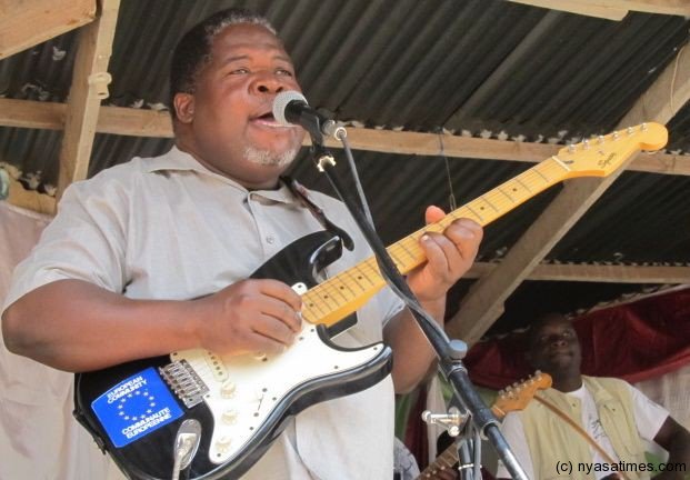 malawi_facts's tweet photo. #PaulBanda is a #Malawian #musician & elder brother & mentor to #LuciusBanda. He formed #AlleluyaBand in the 1970's https://t.co/gLXi2liBEP