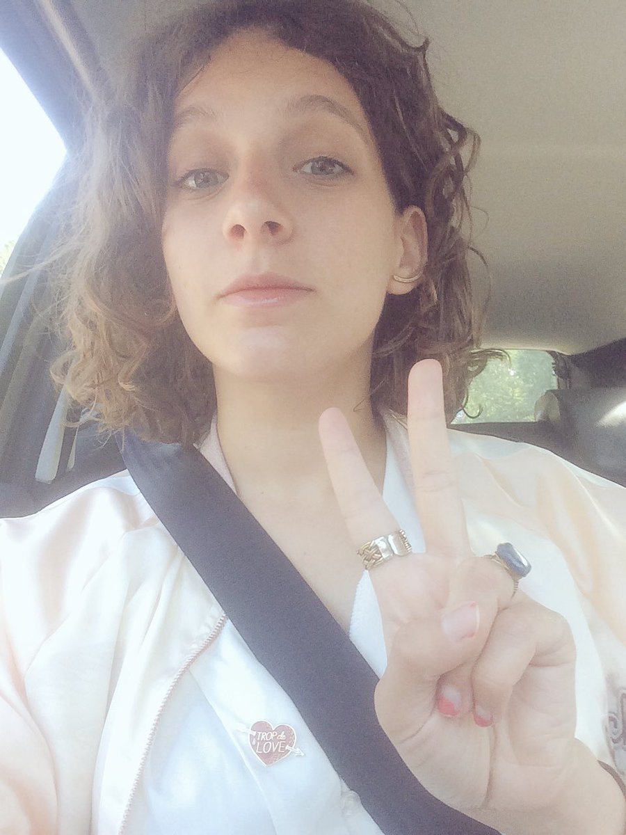 lesliehaggege's tweet image. Rebelote 😎 #hellomove #yeuxfatigués