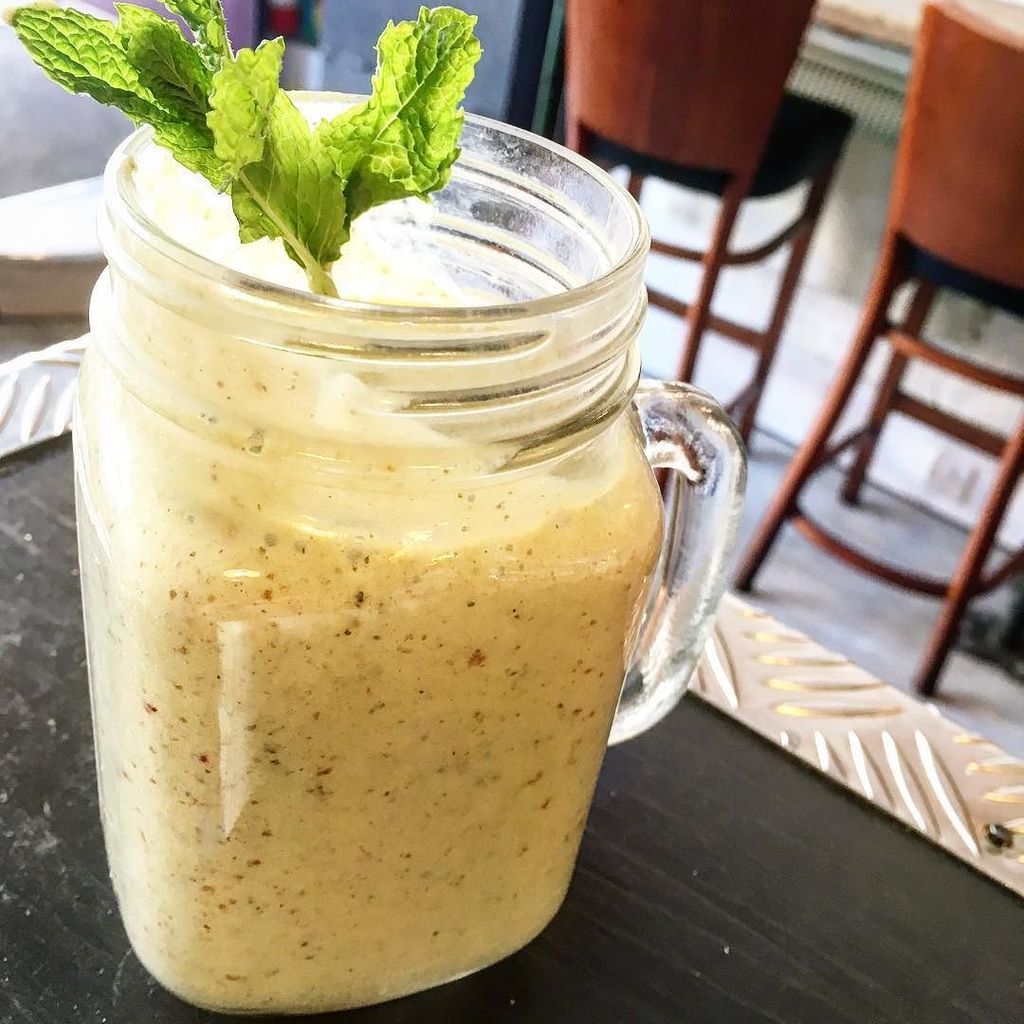 HoMCoffee's tweet photo. #banana #dates #spinach #coconutoil #celery #pumpkinseeds #smoothie #vegan #thatsmint #kin… https://t.co/HuAz88V5tc https://t.co/QQch2Rjpnu