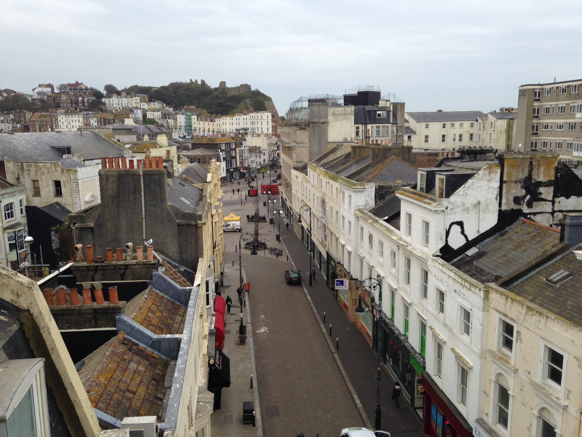 something to look forward to today - #LastFridayDrinks with <a href="/AshdownHurrey/">Ashdown Hurrey</a> at <a href="/walkersbars/">Walkers</a> thebestof.co.uk/local/hastings…