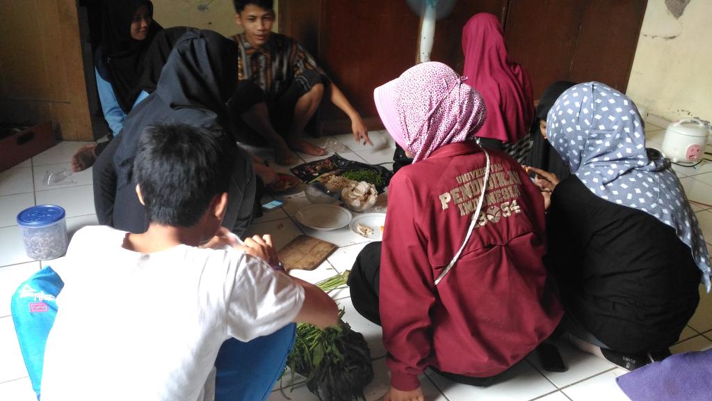 Salam Pramuka!
Ini ceritanya, "ngaliwet time"
Penguatan Kekeluargaan Dewan Ambalan.

#witingtresnojalaransokokuliner