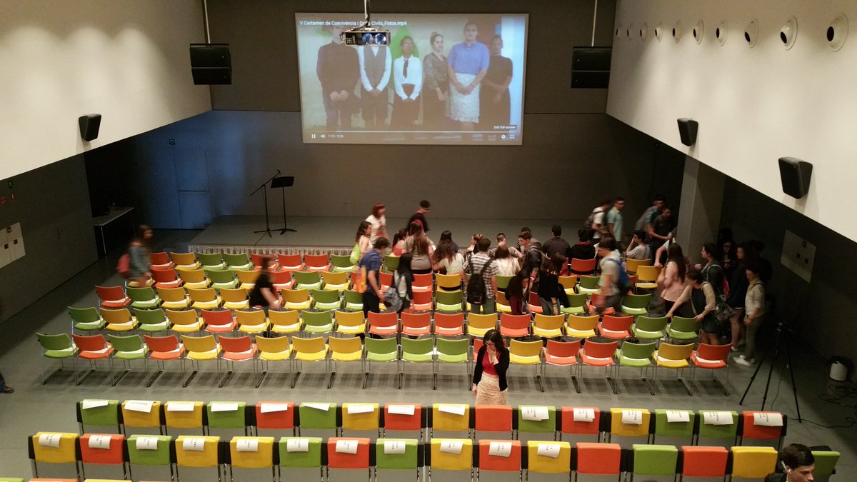 _scmedia's tweet photo. 199 joves de 7 instituts de #Santacoloma participen en el #CertamenConvivència 2016. #JXSC https://t.co/kvMKUQGQmH