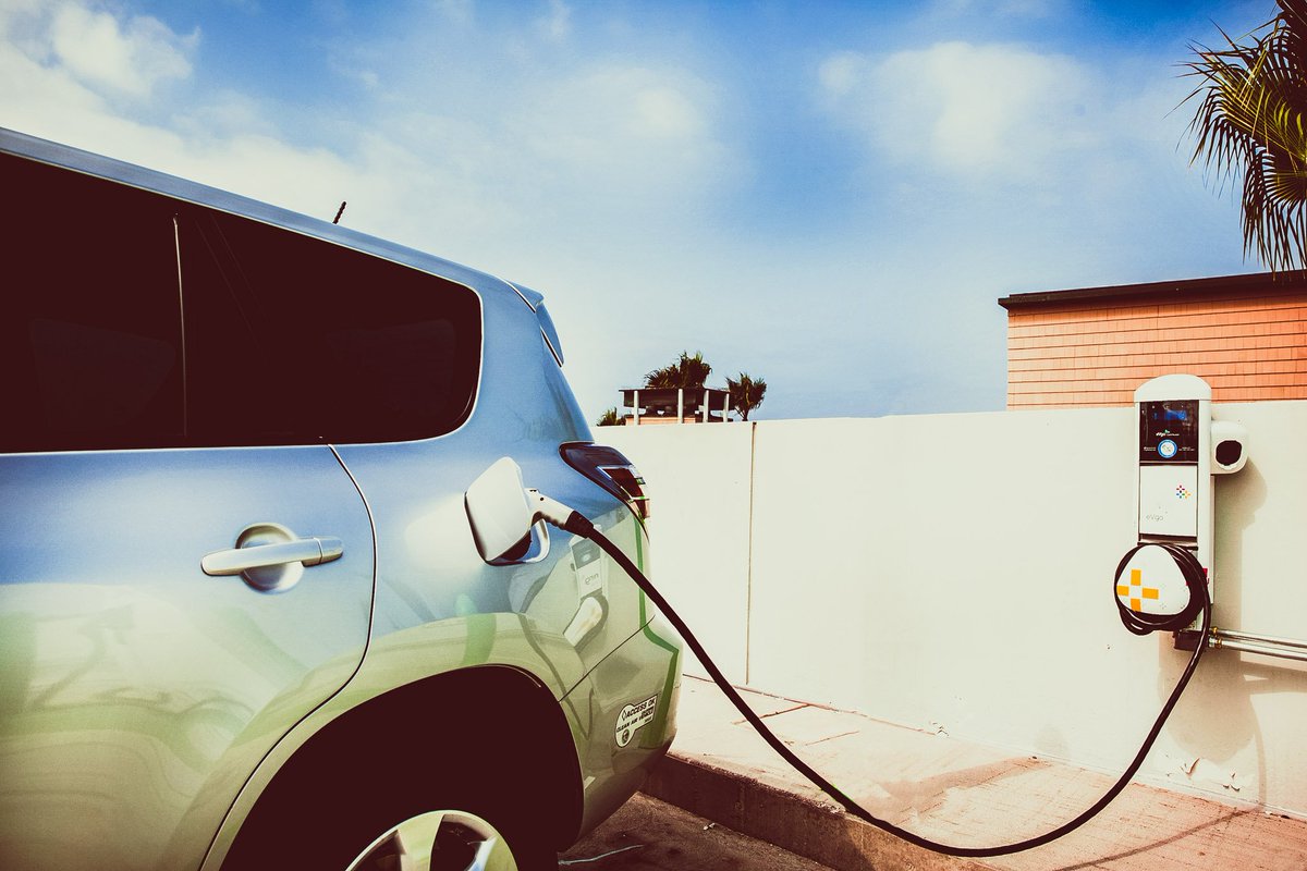 evgonetwork's tweet photo. EVs require little maintenance; the brake pads last longer, saving consumers money during the lifetime of their car. https://t.co/qnIhI995KP