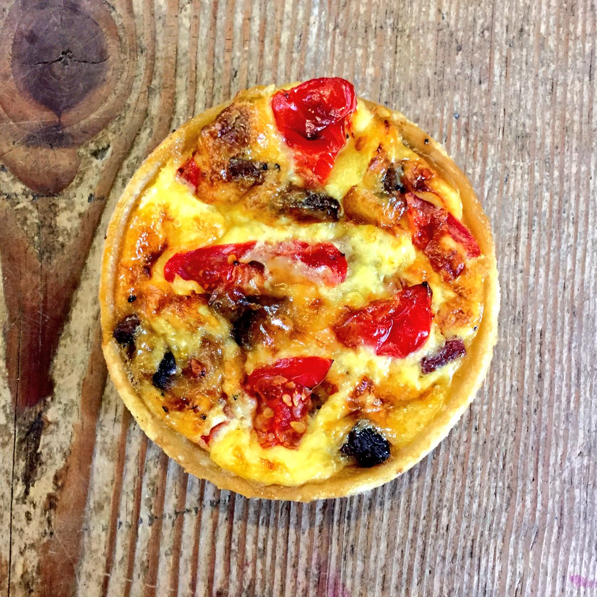 BrockleyStores's tweet photo. #justbaking some of our English breakfast quiches, steaming hot out of the oven https://t.co/EhFVDr8RuY