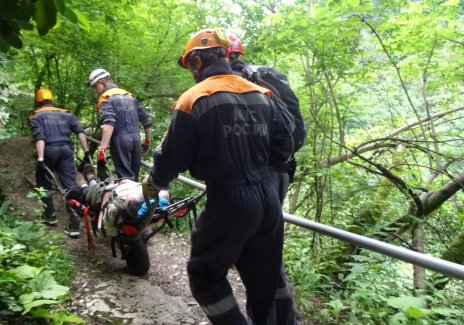 мчс россии спасение людей в горах. спасательные операции мчс россии. поисково-спасательные работы. спасатели мчс россии. спасатели ищет.