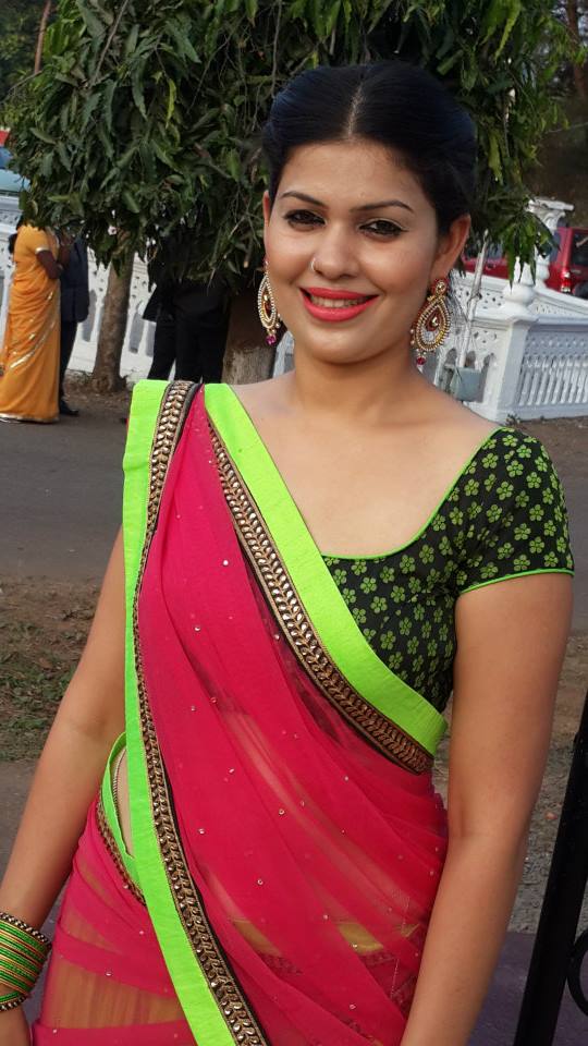 real_desis's tweet photo. Newly wed bhabhi https://t.co/ftRZZrrnbc