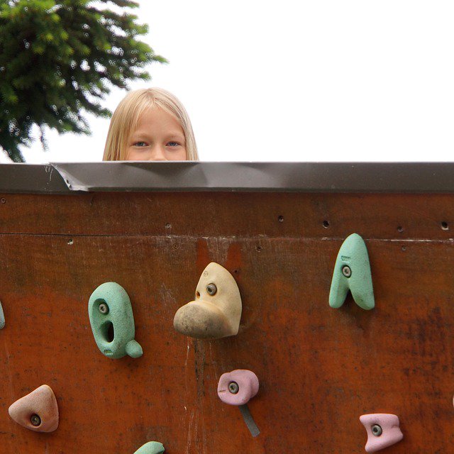 Plus que quelques places pour faire grimper vos petits au #decathlonVillage de #Lyon  ! bit.ly/20K3uE8