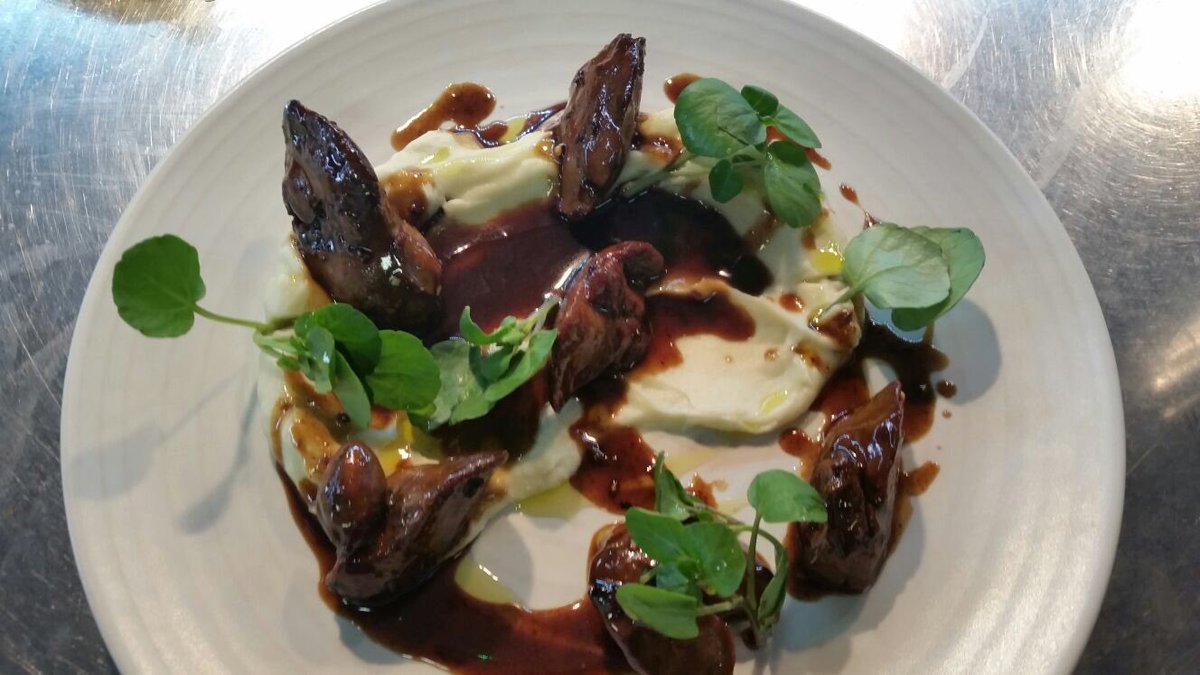 copitamercado's tweet photo. Chicken livers with PX and cauliflower purée in our specials of today @copitamercado @CopitaGroup #bricklane #tapas https://t.co/6yu10V1xuy