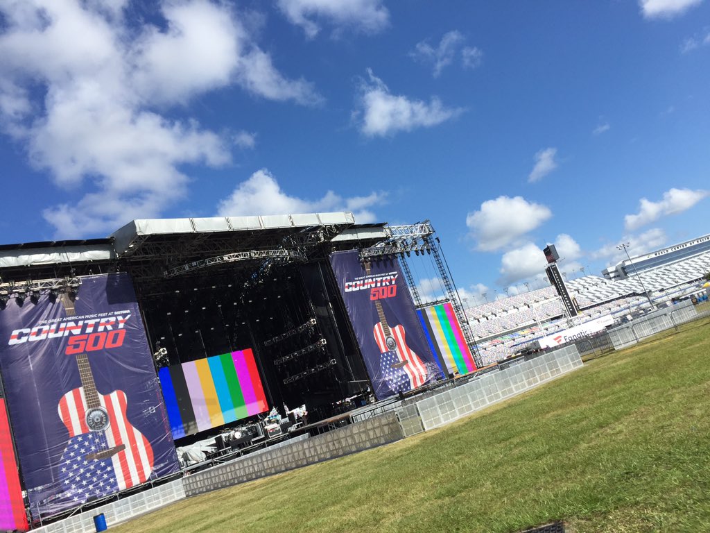 DAYTONA's tweet photo. Raise your hand if you'll be joining us here today for the #Country500! 🖐 https://t.co/CURkhxyfZJ