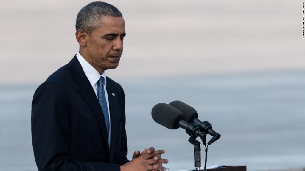 CNN's tweet photo. At Hiroshima Memorial Park, President Obama calls for a "world without nuclear weapons" https://t.co/EnN5m1o0Jm https://t.co/7djwfmSIq6