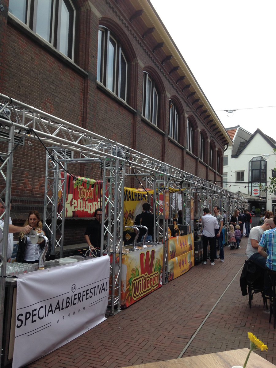 Het is nog wat rustig maar wel gezellig! #Speciaalbierfestival #Arnhem #PINT
