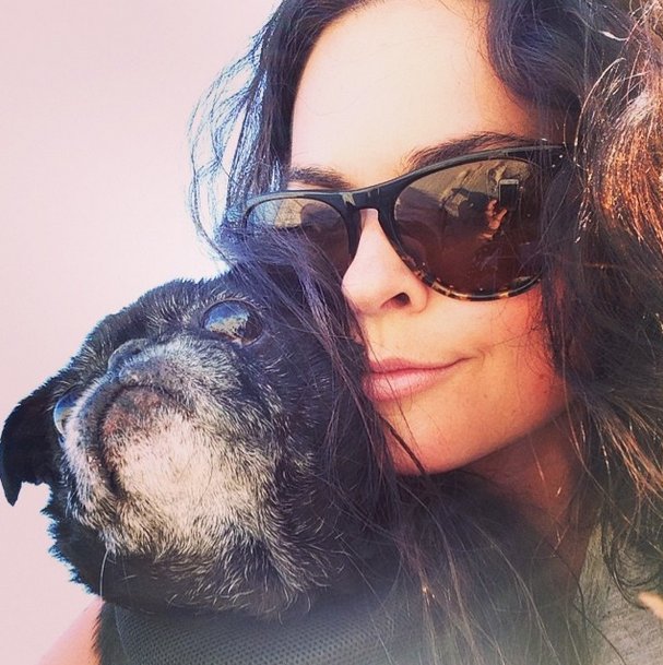 GetLeashed's tweet photo. Is there a greater love than pet love? Meet Katie & #FIONULA https://t.co/FahM6Ne46a https://t.co/1GKvHA1ZhF