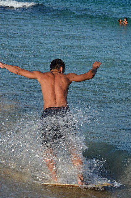 Les sports de plage sont à l'honneur au #decathlonVillage de #Bordeaux : #Skimboard bit.ly/1Rxcesc