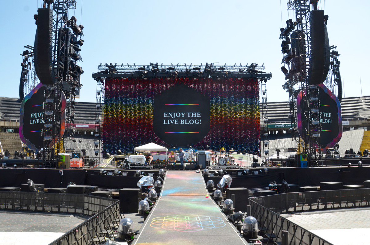 coldplay's tweet photo. Follow our live backstage blog from tonight's second #ColdplayBarcelona show! https://t.co/egiwkW8PnR A https://t.co/C8RiQoqteU