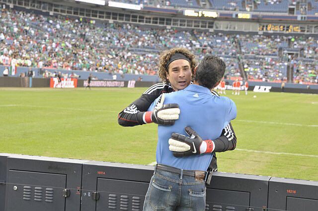 adorri25's tweet photo. Pasarán días , años,décadas , pero lo que nunca pasara será la Amistad, @yosoy8a , dentro y fuera de la cancha !!! https://t.co/pFL50jtYss