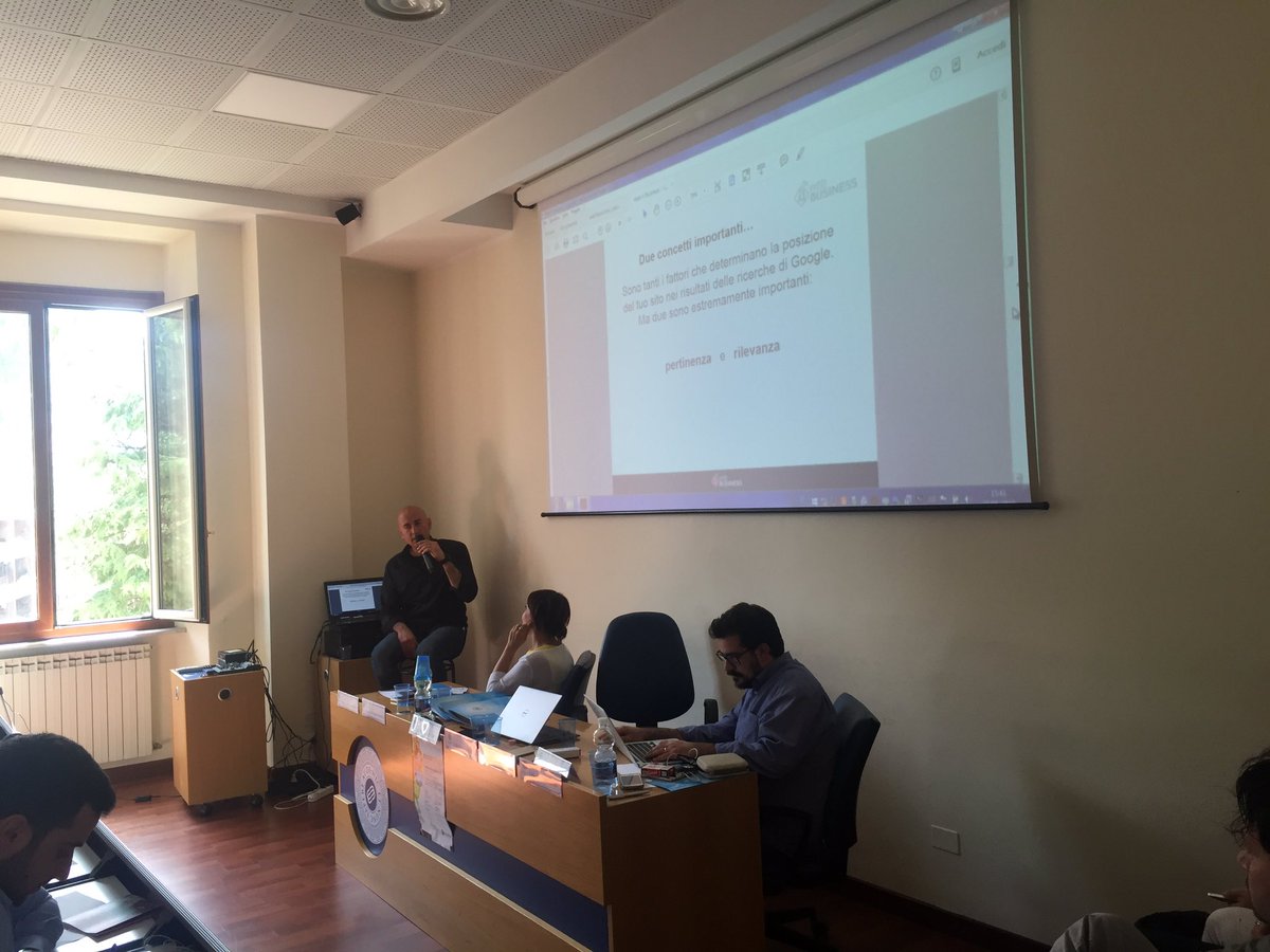 87_marini's tweet photo. Se hai un sito è meglio! #web4business #ecampus @lucadb https://t.co/oCeYbphdQj