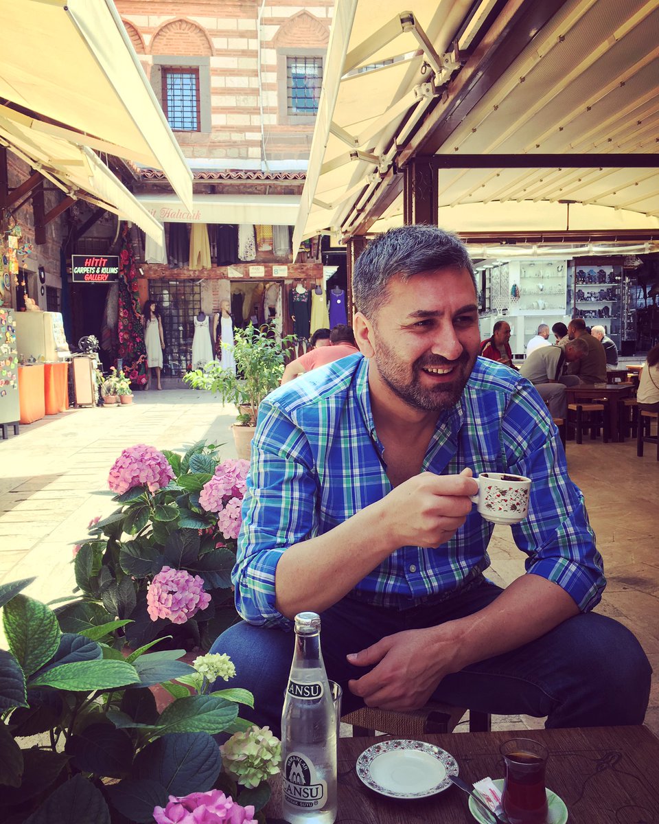 İzmire kadar gidipte fincanda pişen meşhur kahvesinden içmeden dönmek olmazdı 😉

#izmir #türkkahvesi #smyrna