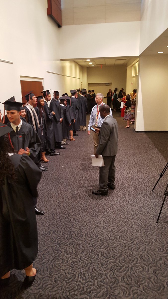 ITEACH2U2's tweet photo. Excited for all these amazing kids! @VernonMaloneCCA @VMCCAcounselors @vmccaseniors #classof2016 https://t.co/UbwJDQUsD7