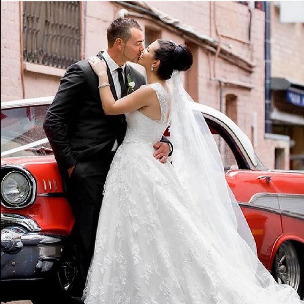 BrideMinded's tweet photo. #rhondahemmingwaycouture #bridaldesigner #couture #lace #bride #timeless #elegant #bridalg… https://t.co/9x1KJNB0XH https://t.co/SnYRWKj0qW