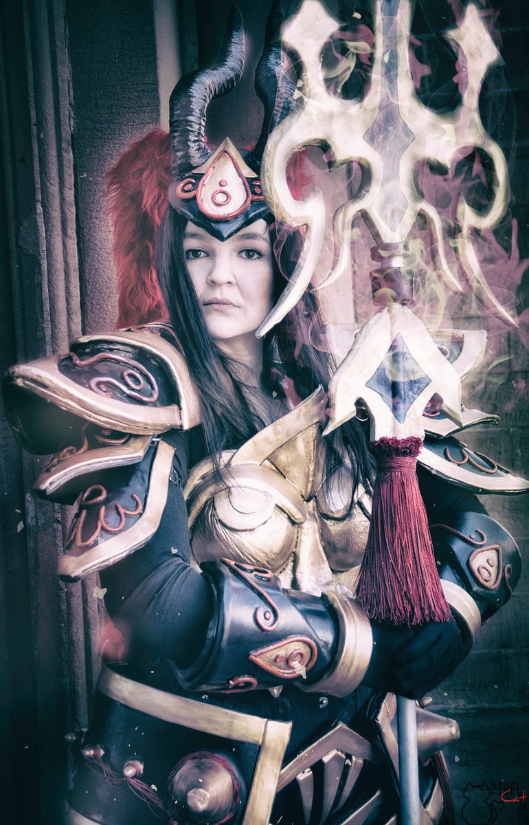 CatCosplay tweet picture
