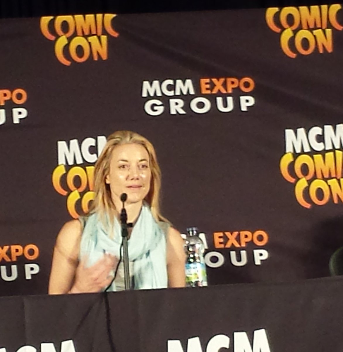 TtlyPalmerised's tweet photo. Some more #Zeeeps pics from #mcmLDN16 #LostGirl https://t.co/gyxqFVhgb6