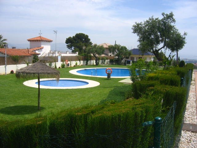 malagaestate's tweet photo. Oportunidad. Adosado en #Churriana #Malaga 233000 € recinto privado piscina Monsalvez, 3 dormitorios salon chimenea https://t.co/Nhtq6tKUXB