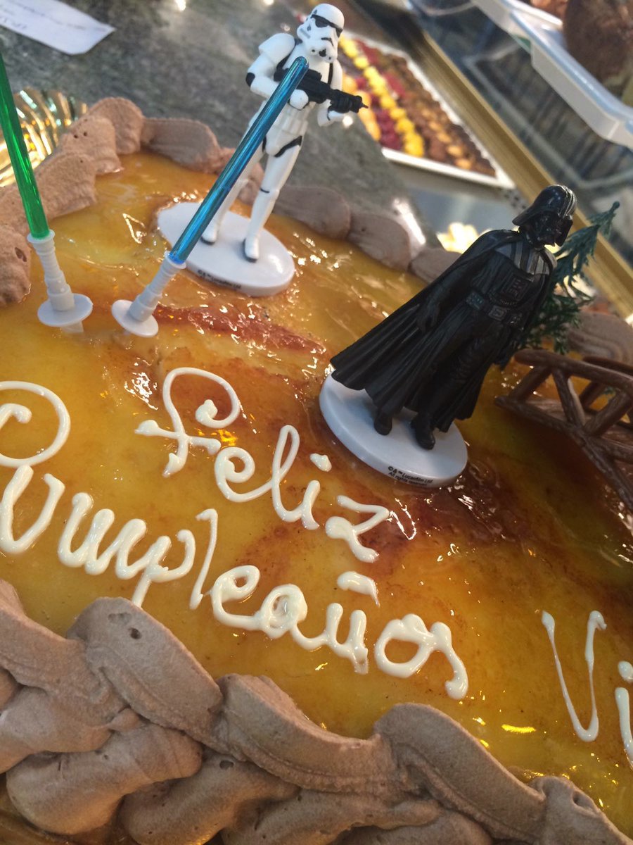 pastmahori's tweet photo. ¡CUMPLEAÑOS FELIZ, CUMPLEAÑOS FELIZ! 🎉
Empezar los años de una manera tan dulce mola 🎂 https://t.co/AH8dypke5c