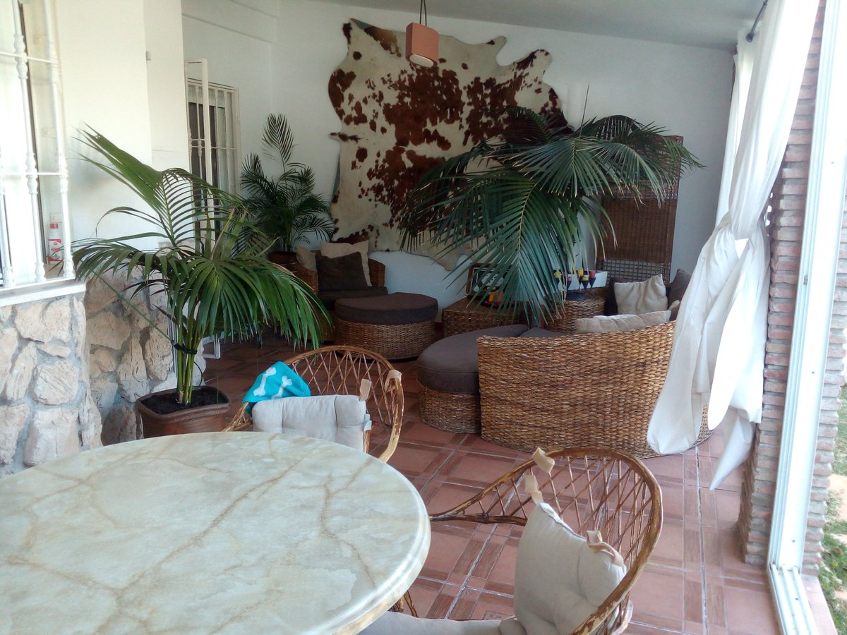 malagaestate's tweet photo. Oportunidad. Adosado en #Churriana #Malaga 233000 € recinto privado piscina Monsalvez, 3 dormitorios salon chimenea https://t.co/Nhtq6tKUXB