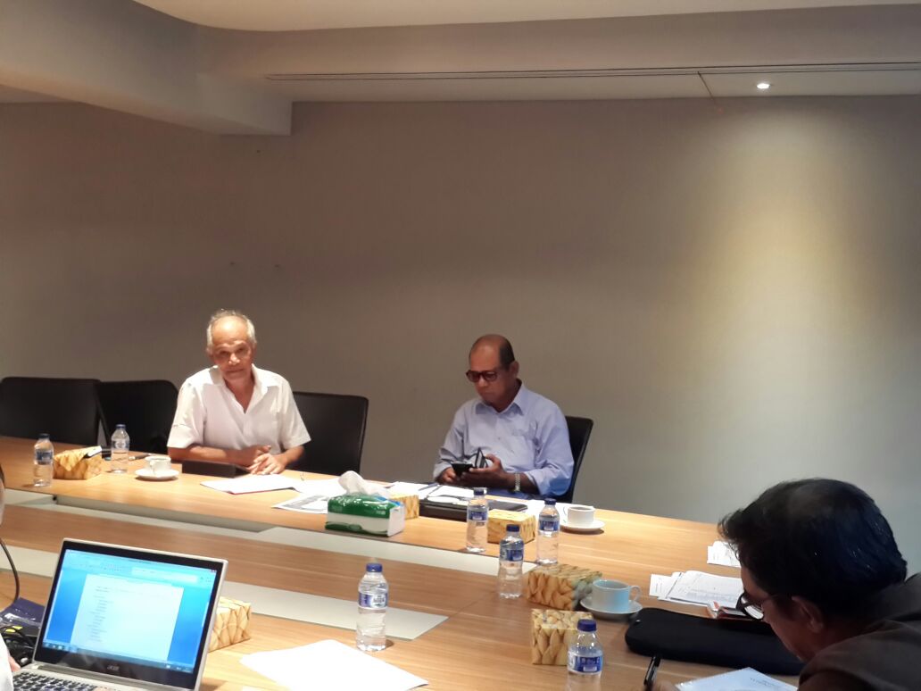 PSSI's tweet photo. Rapat Komite Teknik dan Pengembangan PSSI untuk seleksi pelatih Timnas https://t.co/ZaKTH2tI69