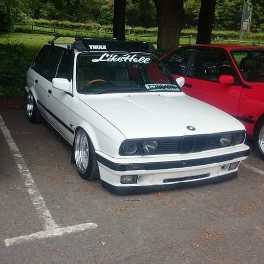 slammedbimmers's tweet photo. #RetroBeemers pre 95 meet, at #RykasCafe Owner: @stewi.e30 #BMW #E30 #touring #E30touring #E30life #stanceBMW #bagg… https://t.co/EBtNswnCRy