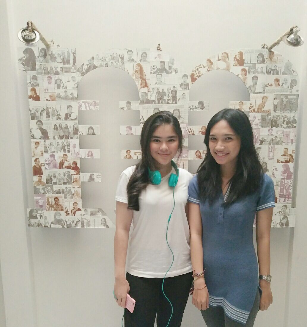 panoramafm1003's tweet photo. Staytuned jam 6 sore ini yaa buat dengerin talkshow bareng @SiviaBlink tentang lagu solonya "Bebas Mencinta" :) https://t.co/vKXGZuIUfF
